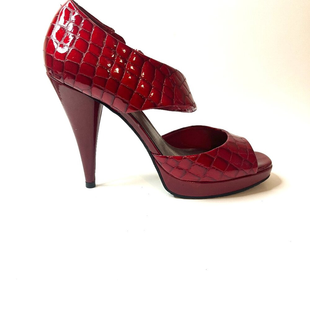 Gianni Bini Ferrari Red High Heel, Women's Size 10, Ankle Strap, Elegant & Style